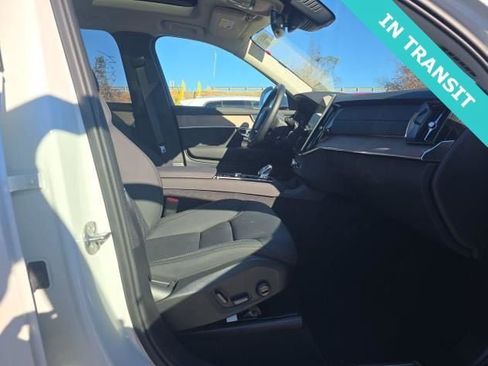 Certified 2025 Volvo XC90 B6 Plus AWD/4WD image 2