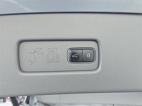 Used 2021 Lincoln Aviator Reserve w/ Equipment Group 201A image 17