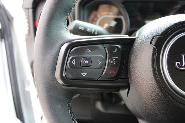 Used 2025 Jeep Wrangler Unlimited Rubicon AWD/4WD image 19
