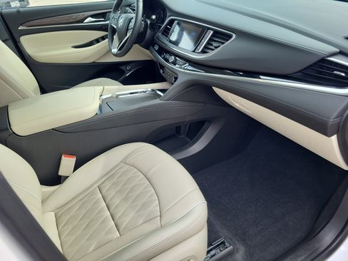 Used 2024 Buick Enclave Avenir w/ Avenir Technology Package image 9