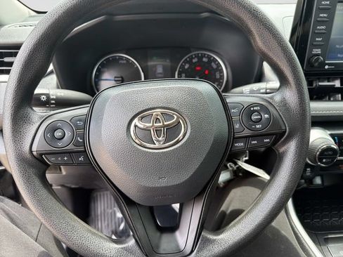 Used 2022 Toyota RAV4 LE AWD/4WD image 26