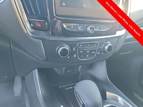 Used 2023 Chevrolet Traverse LT image 28