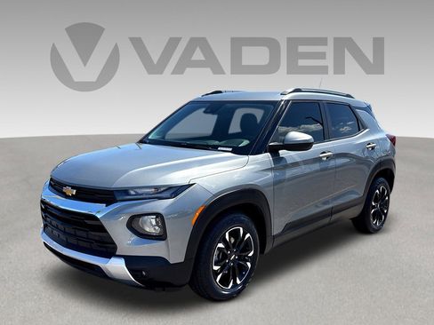 Used 2023 Chevrolet TrailBlazer LT image 3