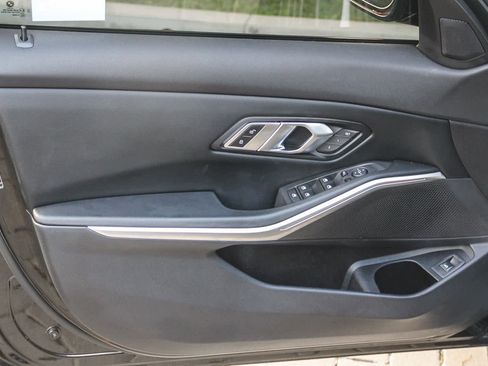 Used 2023 BMW 330i Sedan w/ Premium Package image 18