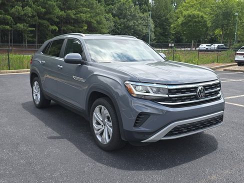 Used 2023 Volkswagen Atlas Cross Sport SE FWD image 3