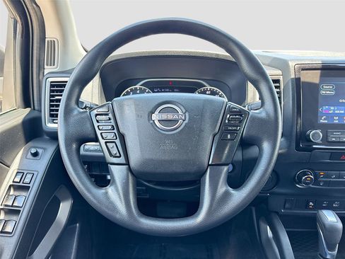 Used 2022 Nissan Frontier SV w/ Technology Package RWD image 11