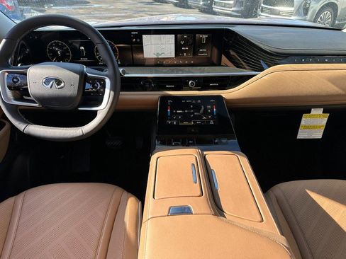 New 2025 INFINITI QX80 Luxe image 8