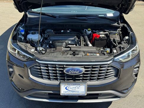 Used 2025 Ford Escape Platinum AWD/4WD image 26