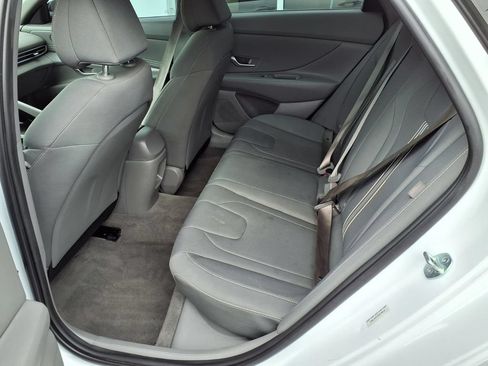 Used 2025 Hyundai Elantra Sport FWD image 21