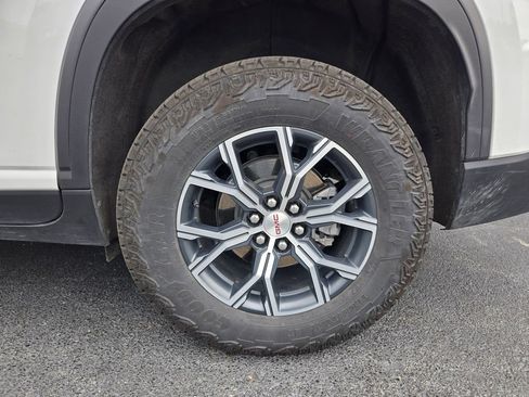 Used 2025 GMC Acadia AT4 w/ Luxury Package AWD/4WD image 9