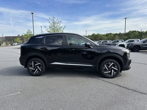 New 2026 Nissan Kicks SV FWD image 10