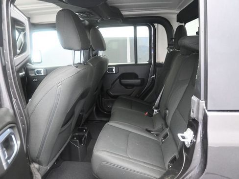 Used 2022 Jeep Gladiator Sport AWD/4WD image 14