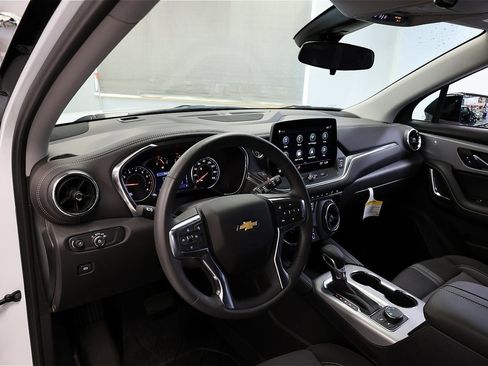 New 2025 Chevrolet Blazer LT w/ Midnight/Sport Edition image 15
