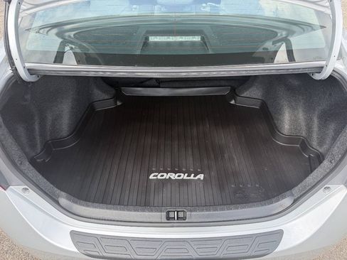 Used 2019 Toyota Corolla LE FWD image 17