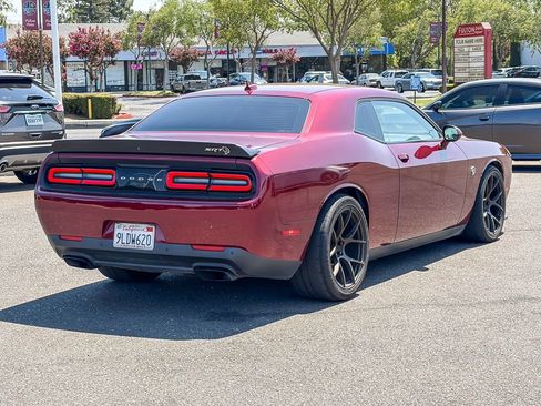 Used 2019 Dodge Challenger SRT Hellcat RWD image 4