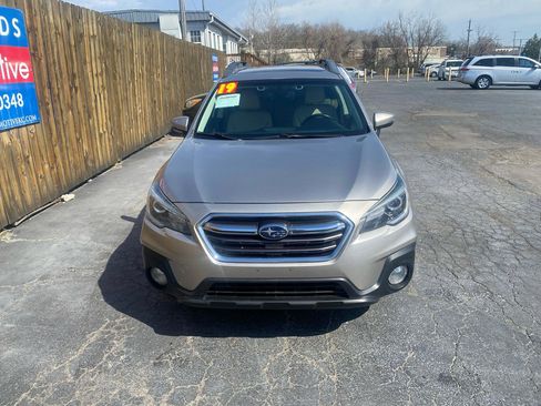Used 2019 Subaru Outback 3.6R Limited image 2