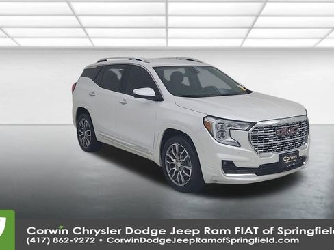 Used 2024 GMC Terrain Denali w/ Denali Premium Package image 3