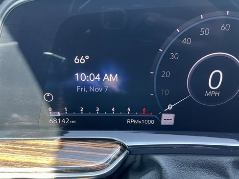 Used 2021 Cadillac Escalade Luxury image 46