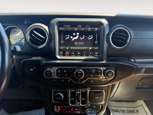 Used 2021 Jeep Wrangler Unlimited Rubicon 4xe w/ Cold Weather Group AWD/4WD image 8
