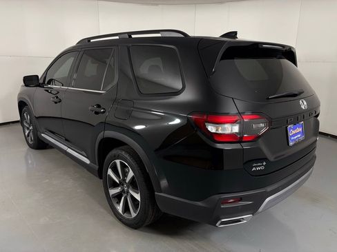 Used 2025 Honda Pilot Elite image 6