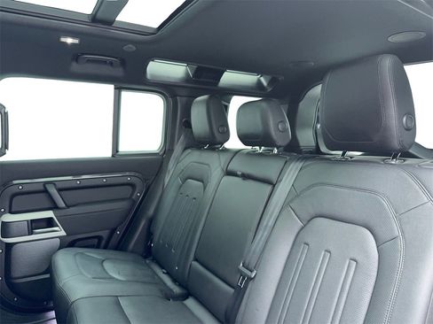 Used 2022 Land Rover Defender 110 SE image 42