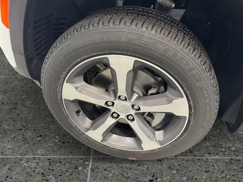 New 2026 Jeep Grand Cherokee L Limited image 24