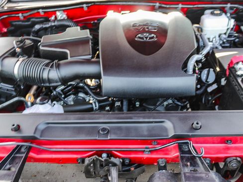 Used 2023 Toyota Tacoma TRD Off-Road image 27