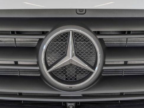 Used 2025 Mercedes-Benz Sprinter 2500 image 5