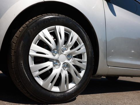 Used 2010 Toyota Yaris Sedan FWD image 28