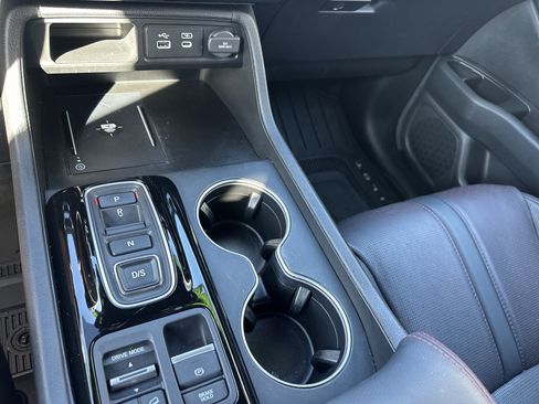 Used 2025 Honda Pilot Black Edition image 19