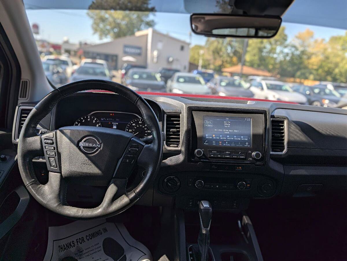 Used 2024 Nissan Frontier SL w/ Technology Package AWD/4WD image 2
