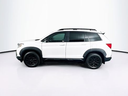 Used 2023 Honda Passport TrailSport image 4