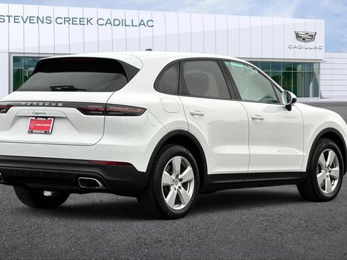 Used 2023 Porsche Cayenne AWD/4WD image 3