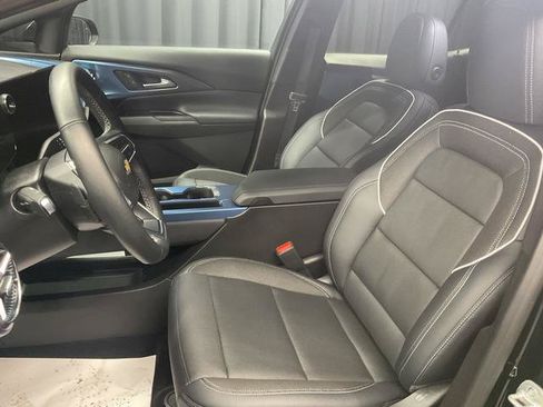 Used 2025 Chevrolet Equinox EV LT w/ Convenience Package II AWD/4WD image 13
