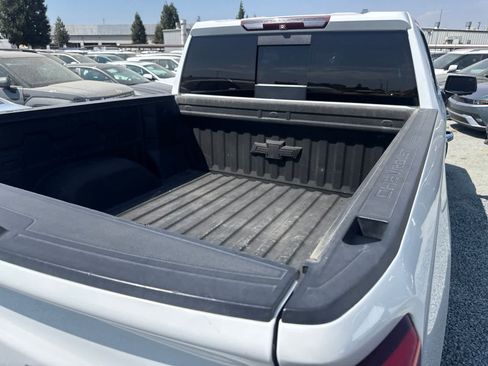 Used 2019 Chevrolet Silverado 1500 LTZ w/ LTZ Premium Package AWD/4WD image 15