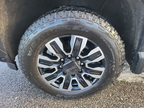 Certified 2024 GMC Sierra 2500 Denali Ultimate image 12