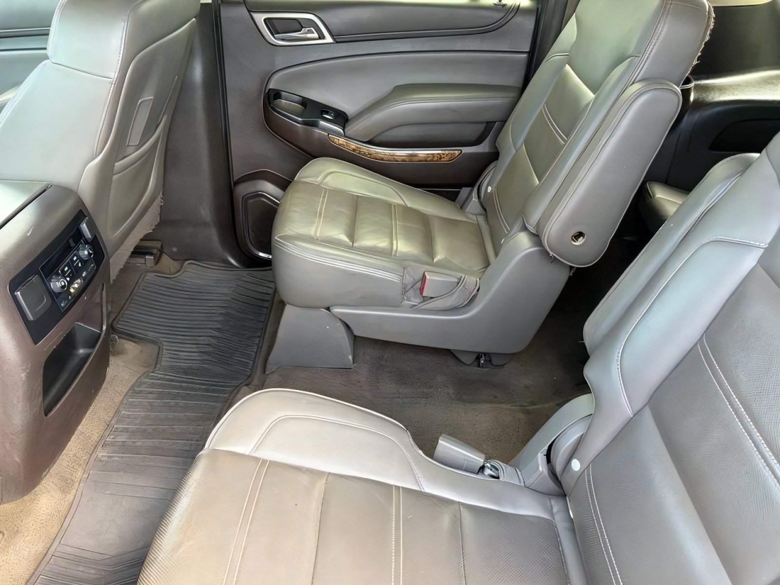 Used 2015 GMC Yukon XL Denali w/ Open Road Package AWD/4WD image 13
