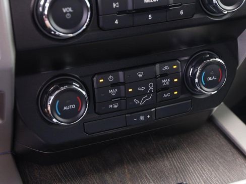 Used 2021 Ford F250 Lariat w/ Chrome Package AWD/4WD image 19