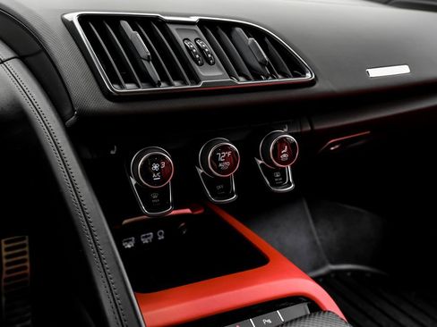 Used 2020 Audi R8 V10 w/ 20" Wheel Package image 27