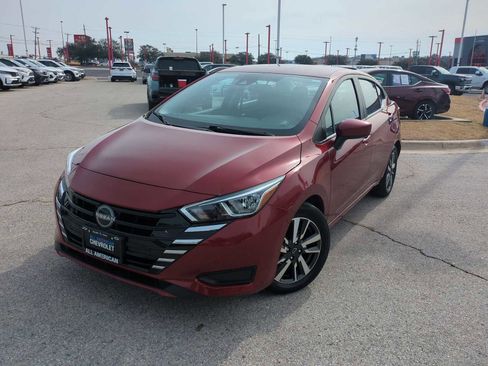 Used 2024 Nissan Versa SV image 1