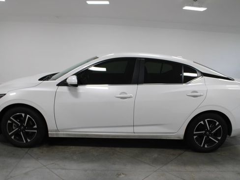 Used 2024 Nissan Sentra SV FWD image 6