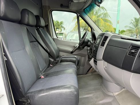 Used 2014 Mercedes-Benz Sprinter 2500 image 19