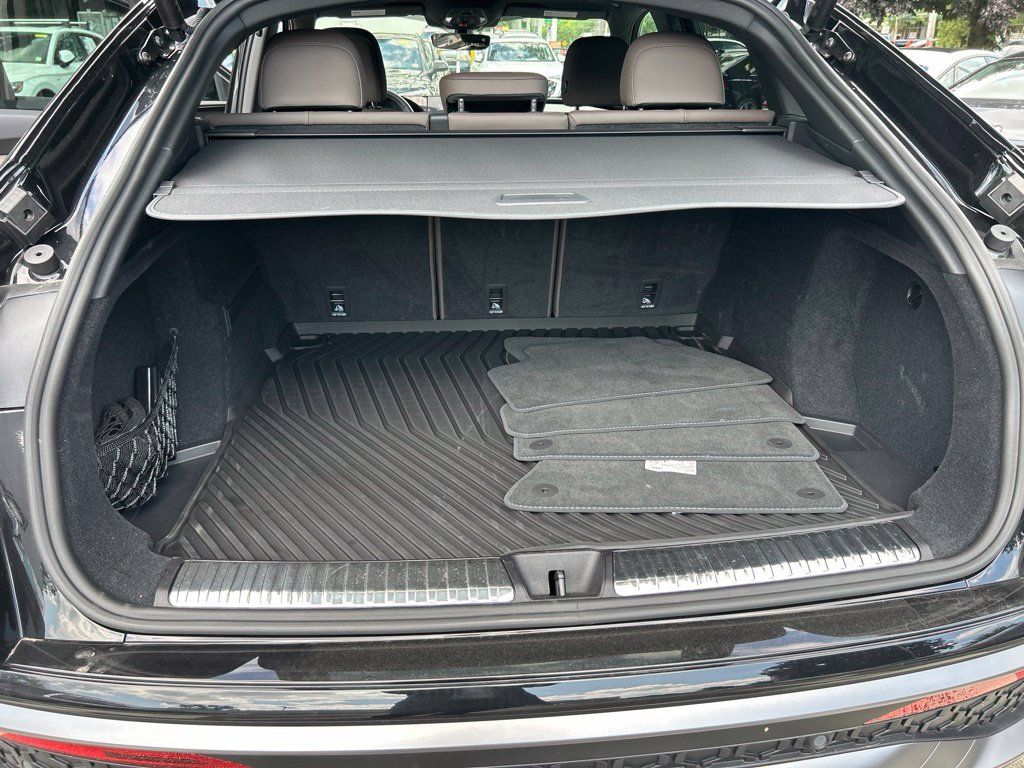 Used 2025 Audi Q5 Premium Plus w/ Premium Plus AWD/4WD image 19