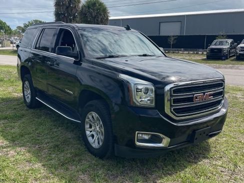 Used 2019 GMC Yukon SLT image 1