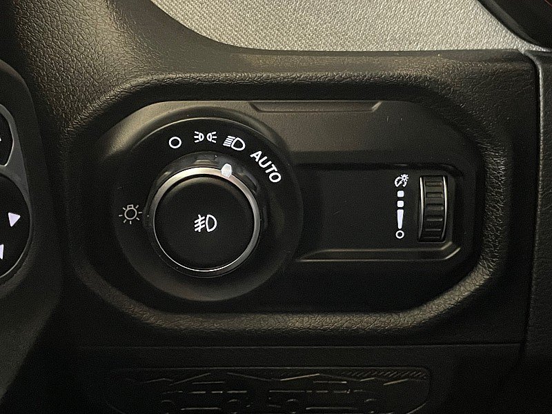 Used 2025 Jeep Wrangler Unlimited Sport AWD/4WD image 16