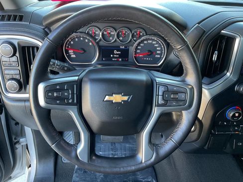 Used 2022 Chevrolet Silverado 1500 LT image 24