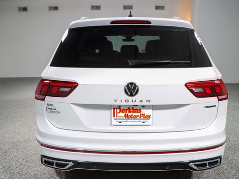 Used 2022 Volkswagen Tiguan SEL R-Line image 8