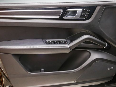 Certified 2023 Porsche Cayenne GTS AWD/4WD image 28