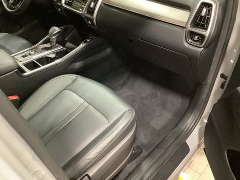 Certified 2022 Kia Sorento X-Line EX image 25