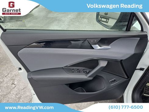 New 2026 Volkswagen Tiguan SE R-Line image 10